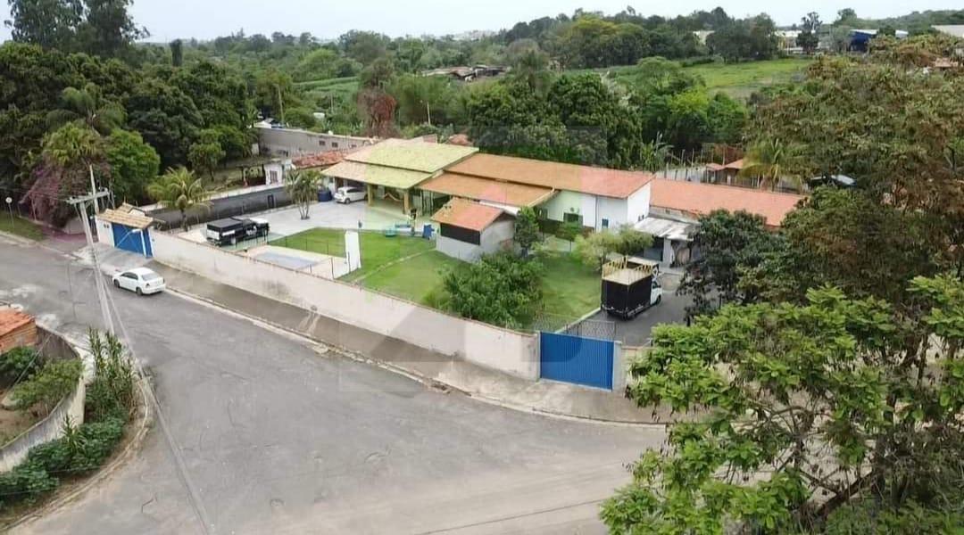 Chácara à venda com 4 quartos, 1400m² - Foto 17