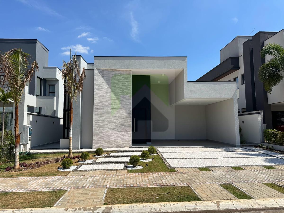 Casa de Condomínio à venda com 4 quartos, 261m² - Foto 1