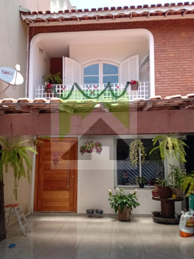 Sobrado à venda com 5 quartos, 196m² - Foto 1