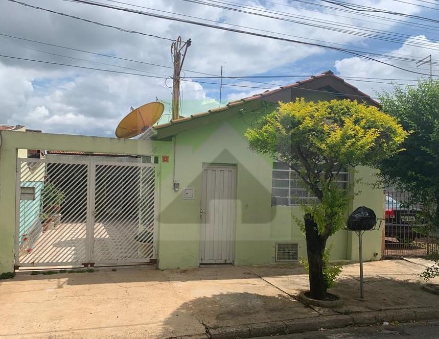 Casa à venda com 3 quartos, 200m² - Foto 1