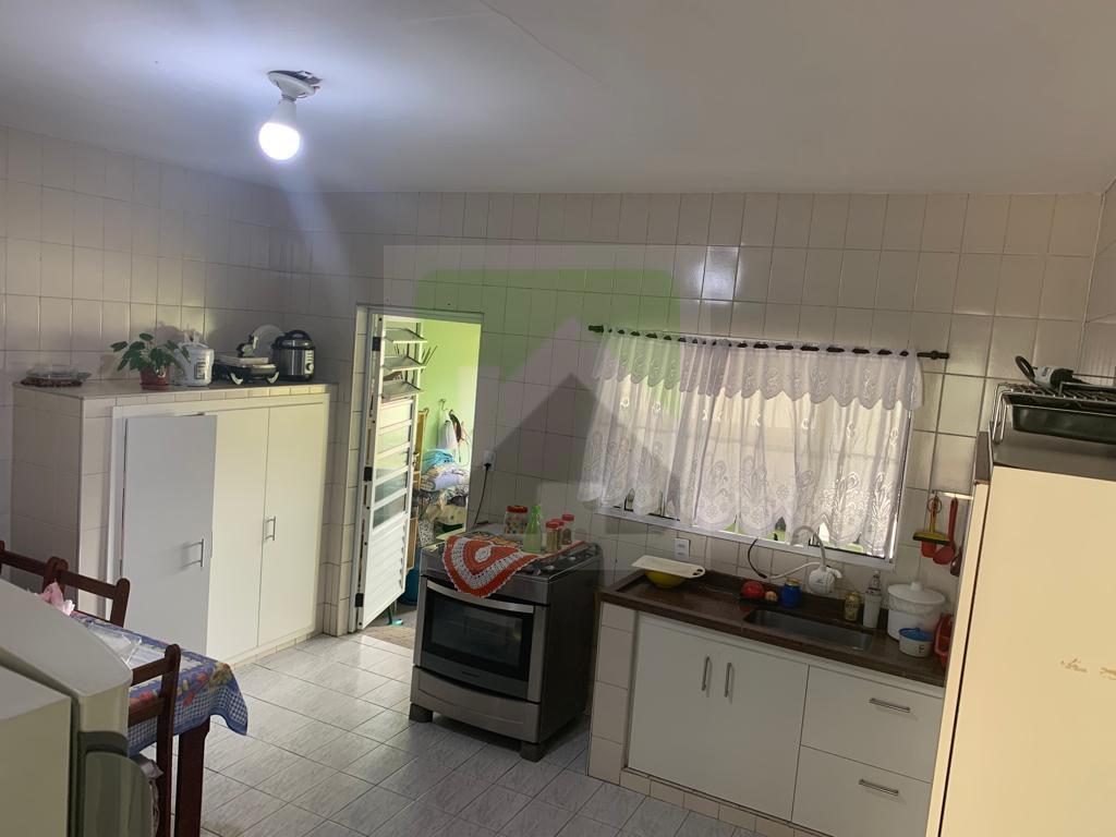 Casa à venda com 3 quartos, 200m² - Foto 18