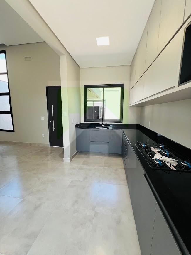 Casa à venda com 2 quartos, 150m² - Foto 1