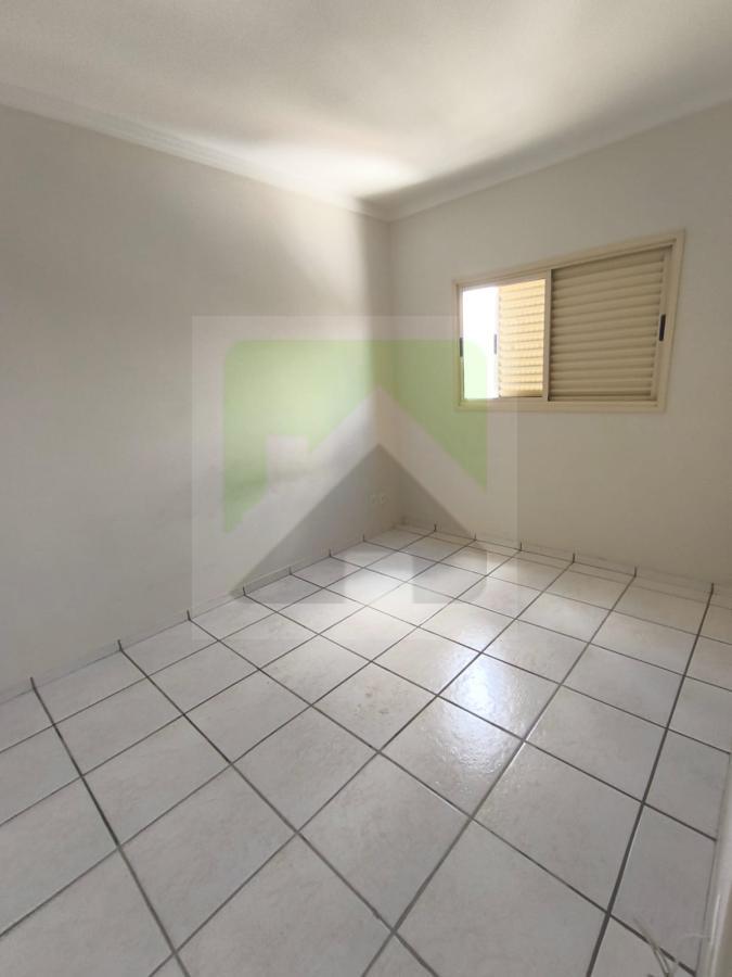 Apartamento para alugar com 1 quarto, 46m² - Foto 12