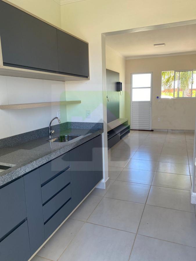 Casa à venda com 2 quartos, 119m² - Foto 1