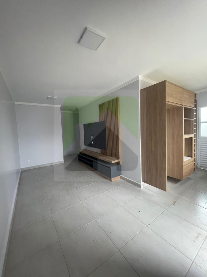 Casa à venda com 2 quartos, 119m² - Foto 1